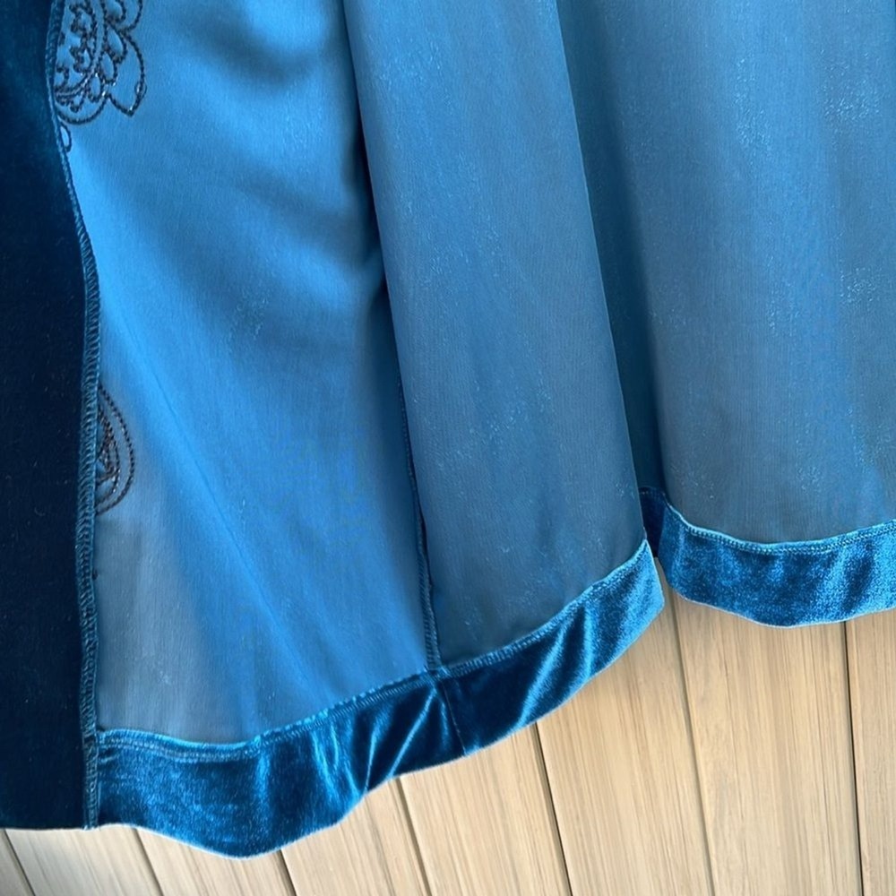 Chico's Women's Velvet Heritage Scroll Norma Jacket Embroidered Whimsigoth sz 2 - Picture 12 of 13